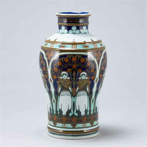 Jugendstil Vase. Haagsche Plateelbakkerij Rozenburg, Den Haag um 1900.
