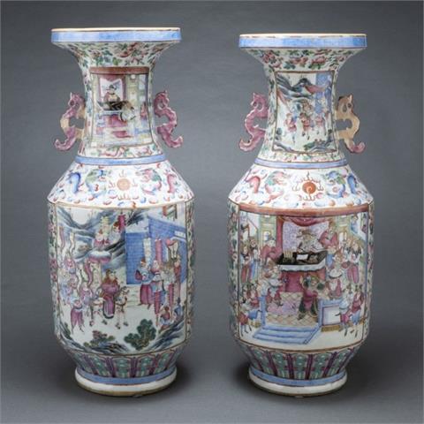 Paar Famille rose-Vasen, China, wohl um 1900