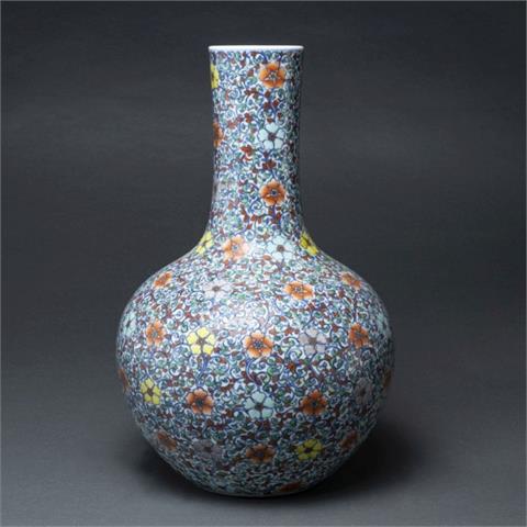 Flaschenvase, China, erste Hälfte 20. Jahrhundert