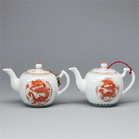 2 kleine Teekannen, China, Qing Dynastie, um 1900