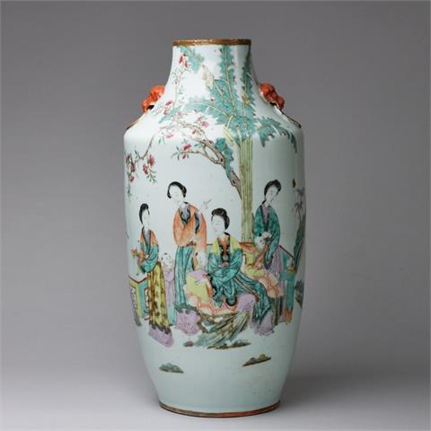 Famille rose Vase, China, Qing Dynastie, erste Hälfte 19. Jahrhundert