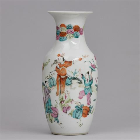 Kleine famille rose Balustervase, China, Qing Dynastie, um 1900