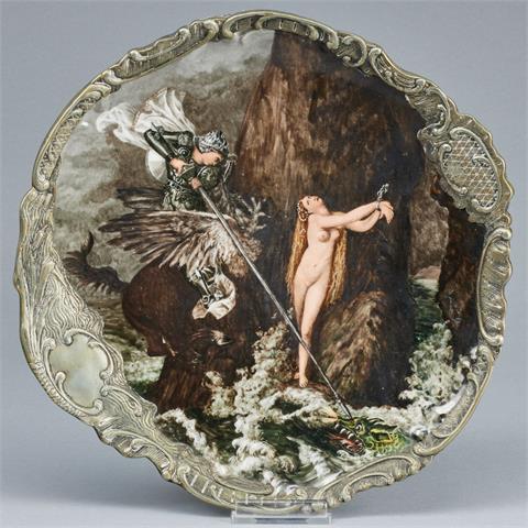 Wandteller mit Montierung - Ruggiero befreit Angelika nach Jean-Auguste-Dominique Ingres. Manufaktur Gardner, Moskau / Russland, um 1820/1830.
