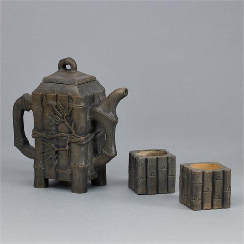 Kleine Teekanne und zwei Becher, China, 20. Jahrhundert