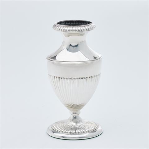 Vase im Empire Stil