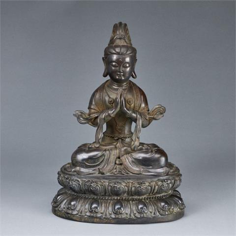 Buddha Guanyin auf Lotossockel