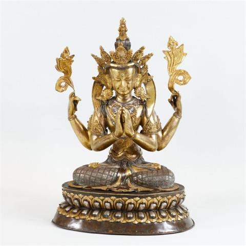 Buddhastatue auf Lotussockel