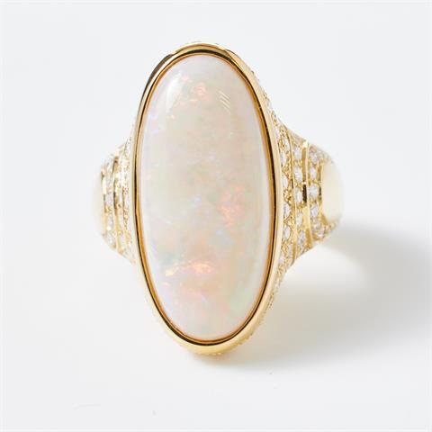 Wunderschöner Opal-Brillantring