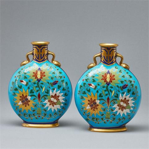 Paar Cloisonné - Mond Vasen / Moon flask - Lotus. Minton & Co. um 1875.