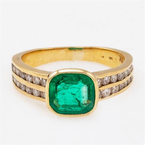 Smaragd-Ring mit Brillanten