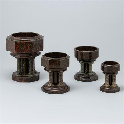 Vier Säulen-Aufsatzgefäße, Ende 19. Jahrhundert